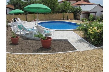 Bulgaria Privát Nevsha, Exterior